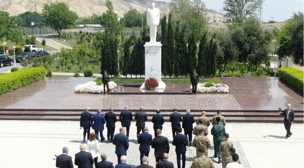 azerenerji-heyder-eliyevle-bagli-sergi-ve-konfrans-kechirdi-fotovideo