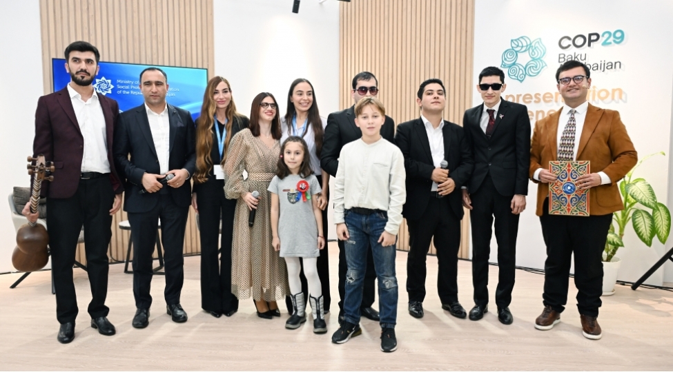 leyla-ve-arzu-eliyevalar-cop29-da-teqdim-edilen-inkluziv-sergi-ile-tanish-olublar