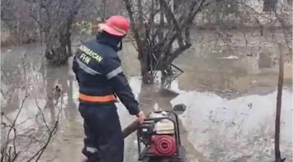 qubada-su-basan-erazilerde-tedbirler-gorulub-video