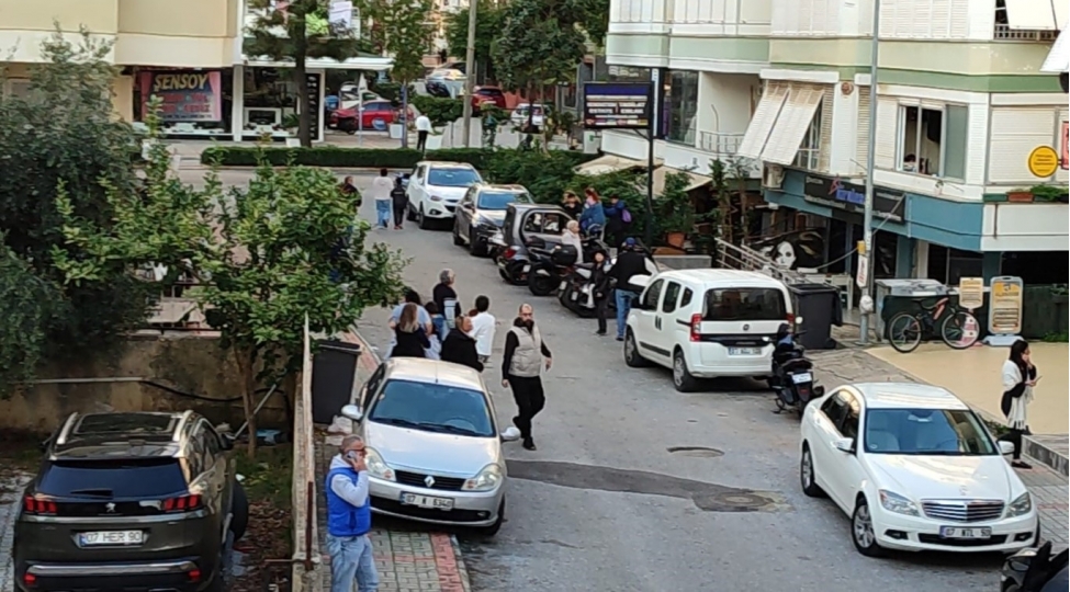 antalya-korfezinde-45-bal-gucunde-zelzele-bash-verib-video