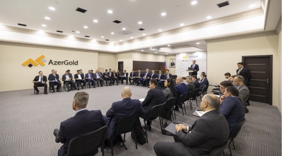 azergold-qeyri-filiz-faydali-qazinti-yataqlari-ile-bagli-seminar-kechirib