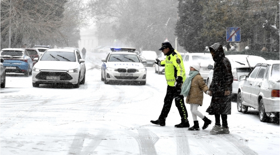 polis-emekdashlari-guclendirilmish-rejimde-xidmeti-davam-etdirirler