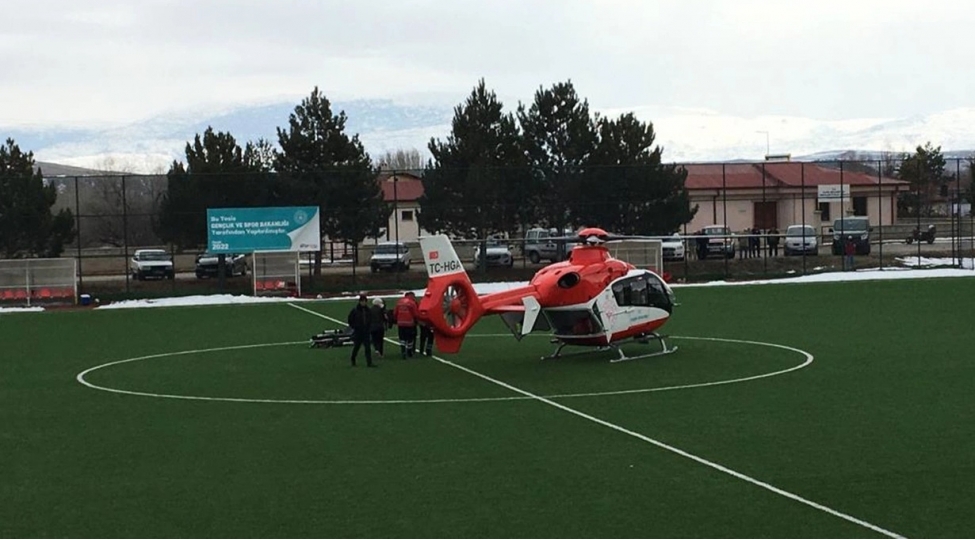 futbol-oyununda-helikopter-fasilesi-stadiona-helikopter-endi