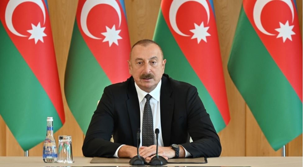 prezident-ilham-eliyev-azerbaycan-qadinlari-her-zaman-cemiyyetimizin-menevi-dayagi-olublar