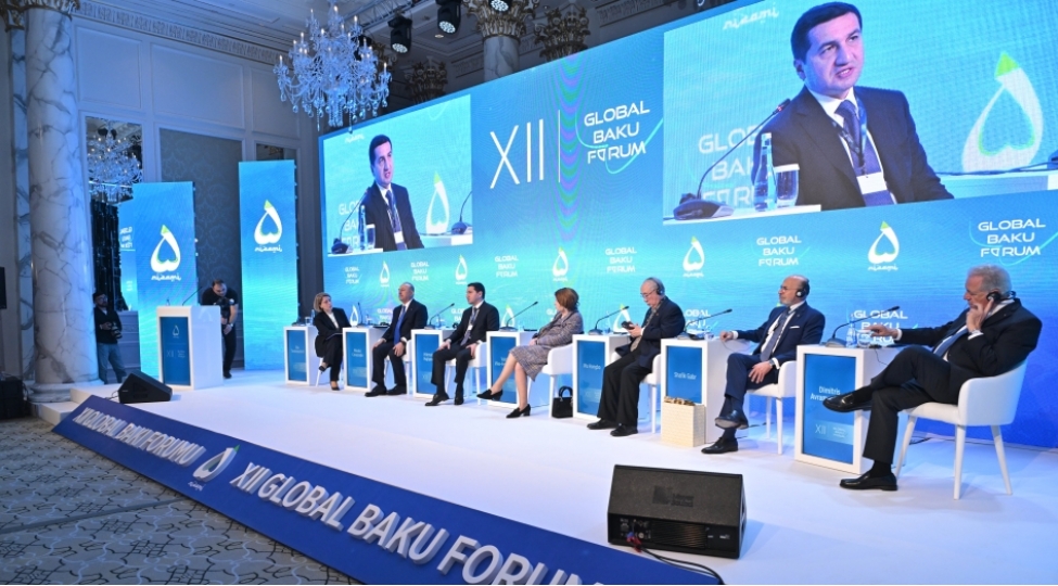 qlobal-baki-forumunda-geosiyasi-deyishmeler-mesuliyyetli-terefdashliq-reqabete-qarshi-adli-panel-kechirilib-yenilenibfoto